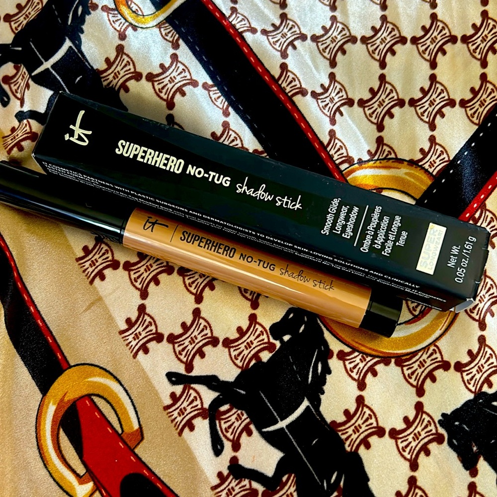 It cosmetics superhero no tug shadow stick